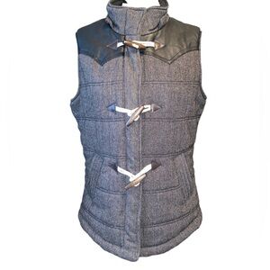 Ci Sona vest button/zip/hook closure high neckline faux leather Size Large NWOT